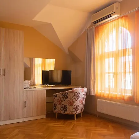 Bakarni Motel